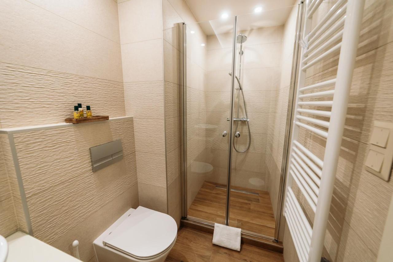 Labashaz Debrecen Bed and Breakfast Exteriör bild